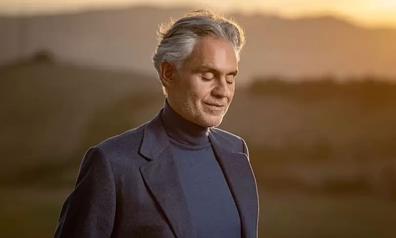 Danh ca mù Andrea Bocelli hát cổ vũ World Cup