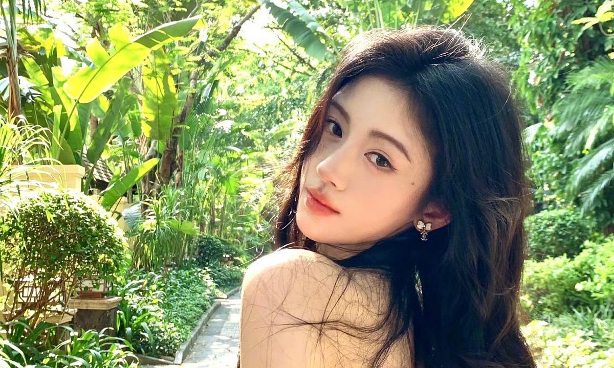 Phong cách đời thường của 'mỹ nữ 4.000 năm có một'