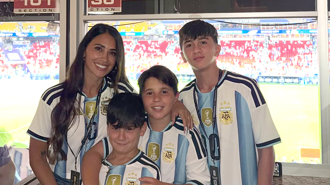 Vợ Messi vỡ òa khi chồng lập hat-trick ở World Cup - Báo VnExpress