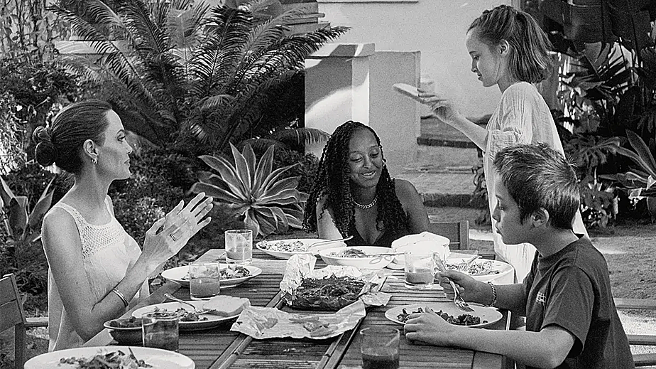 Angelina Jolie: 'Các con giúp tôi lấy lại tinh thần'