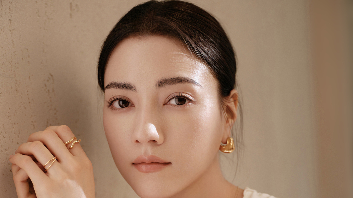 Sắc vóc mỹ nhân Nga hẹn hò thiếu gia Hong Kong