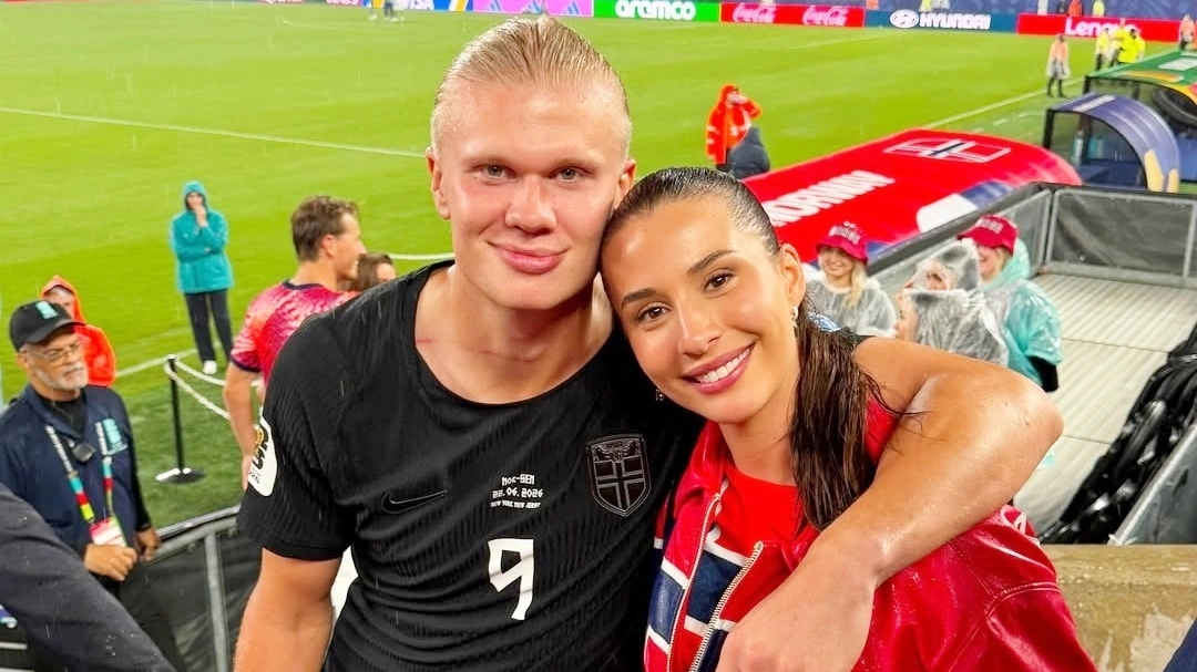 Váy áo tôn sắc vóc bạn gái Erling Haaland