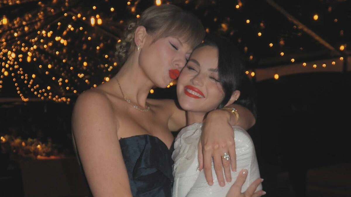 Selena Gomez và dàn sao dự tiệc trước lễ cưới của Taylor Swift