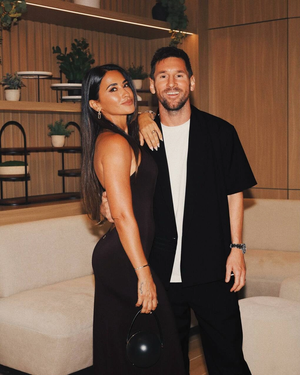 Vợ chồng Messi cùng dự sự kiện hồi tháng 5. Ảnh: Instagram/ Antonela Roccuzzo