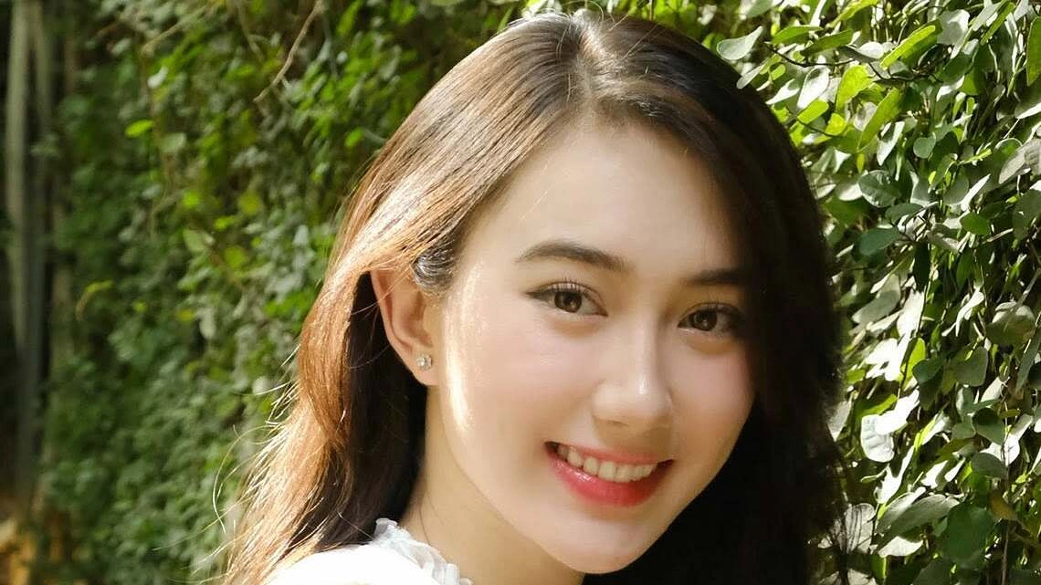 Sắc vóc diễn viên Gen Z đóng 'Dưới ô cửa sáng đèn'