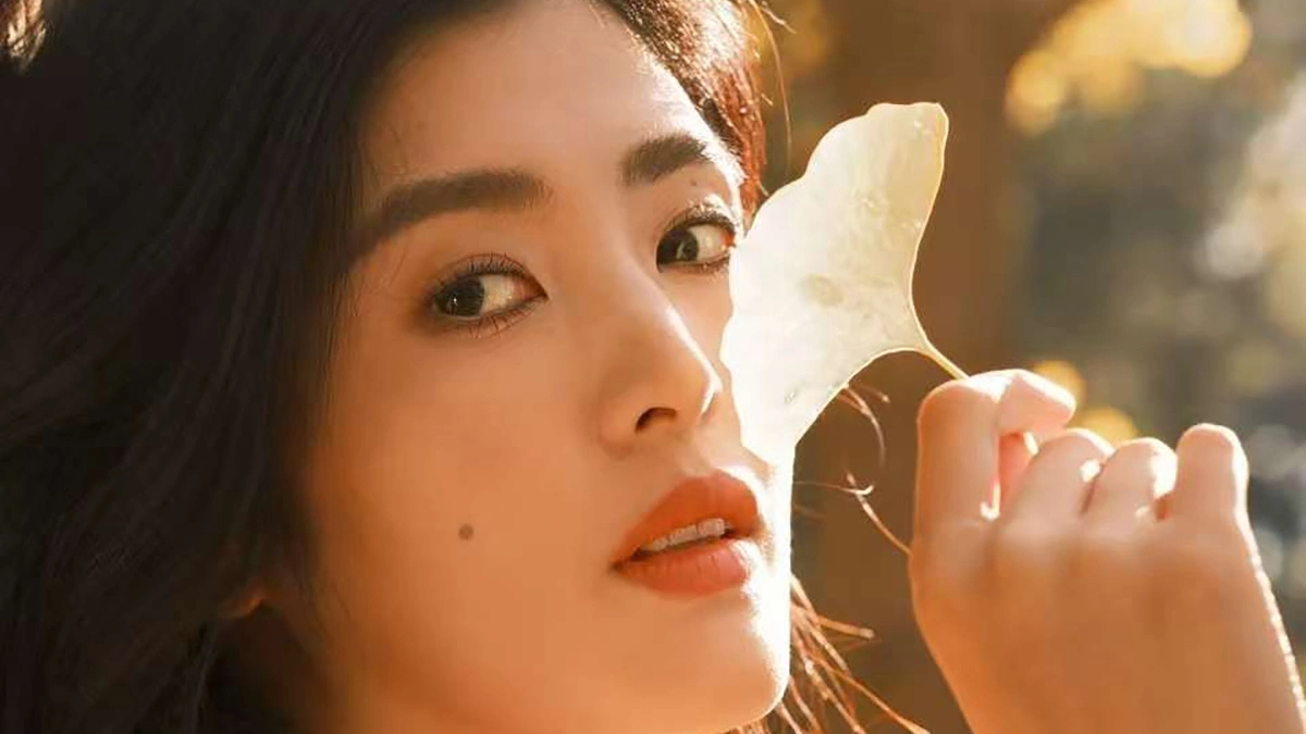 'Thủ môn đẹp nhất Trung Quốc' vào mắt xanh Châu Tinh Trì