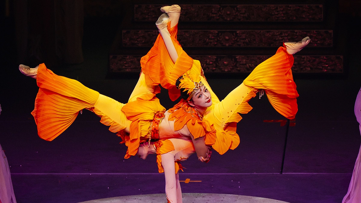 Hơn 10.000 giờ tập luyện cho show 'Đất nước thiên hùng ca'