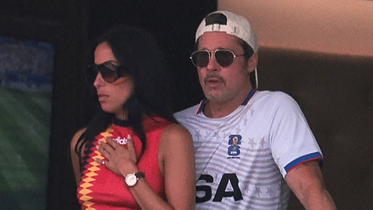 Brad Pitt và dàn sao theo dõi trận Tây Ban Nha đánh bại Bỉ