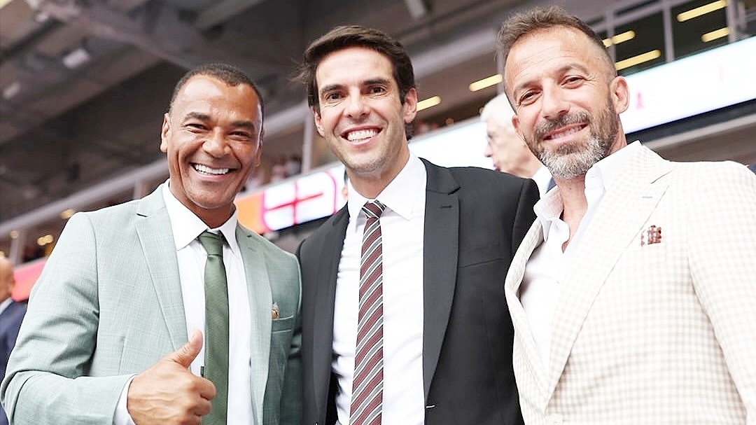 Dàn huyền thoại bóng đá ăn vận bảnh bao xem World Cup