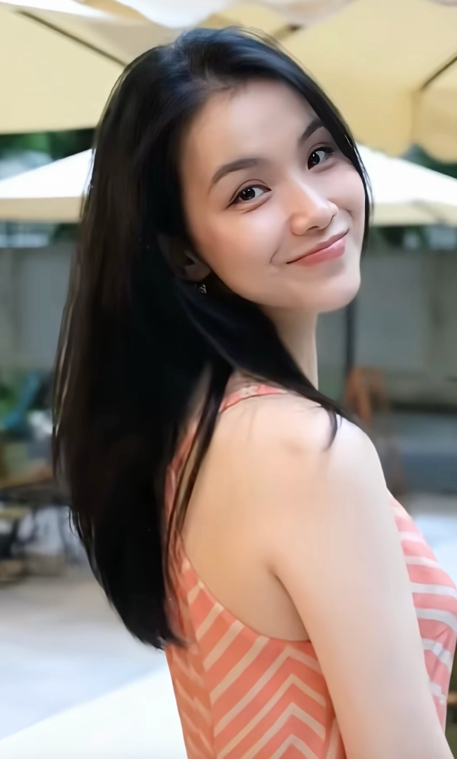 Thời trang đời thường của Hoa hậu Thùy Lâm