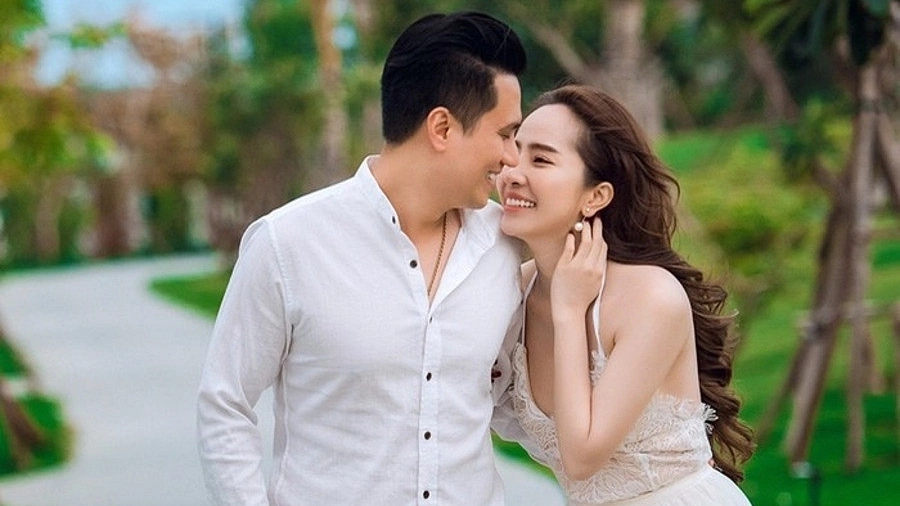 Thời trang sánh đôi của Việt Anh, Quỳnh Nga
