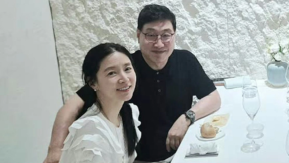 Ảnh Lee Young Ae bên chồng gây chú ý với khán giả