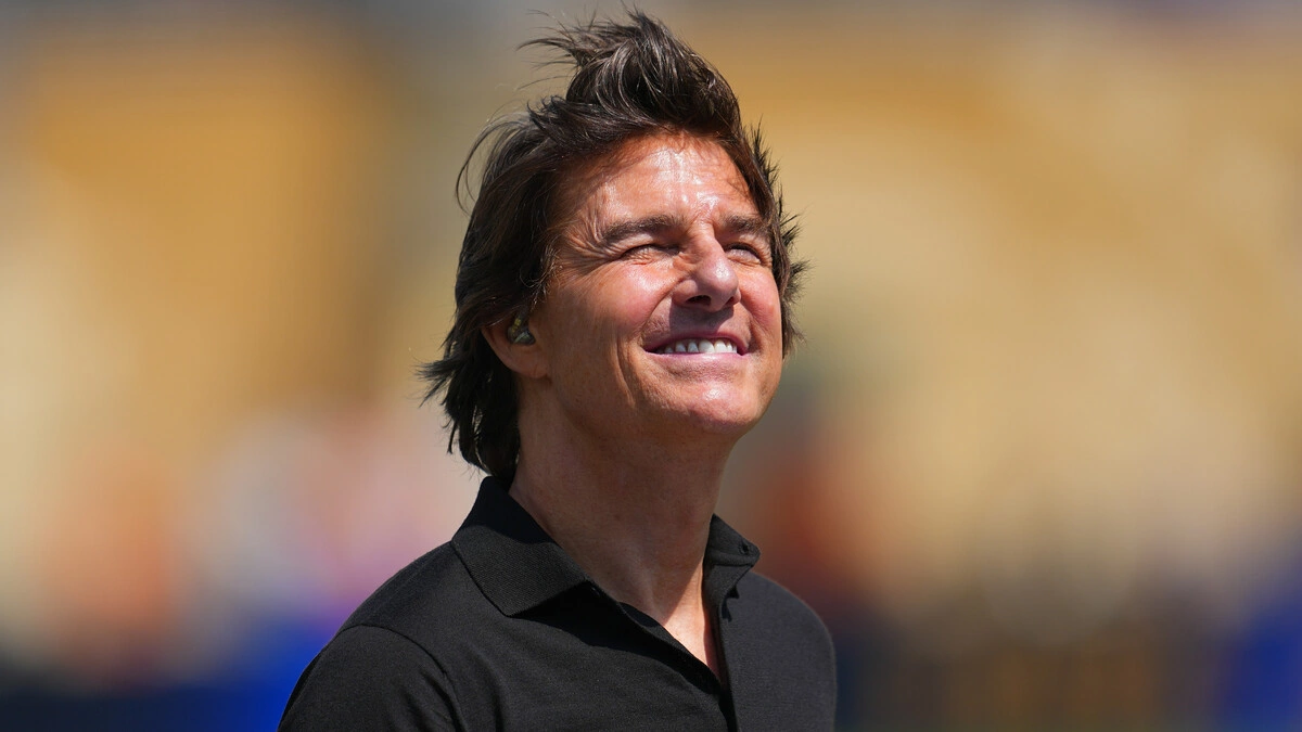 Tom Cruise gửi thông điệp đoàn kết ở bế mạc World Cup