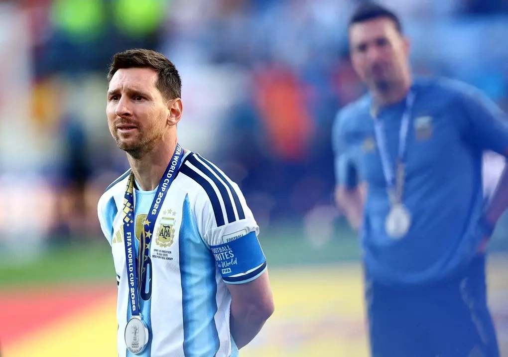 Messi bật khóc sau thất bại chung kết World Cup 2026 trên sân MetLife, New Jersey, Mỹ ngày 19/7/2026. Ảnh: AP