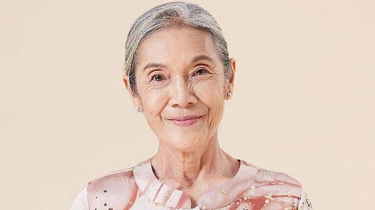 Nghệ sĩ Thanh Hiền miệt mài đóng phim ở tuổi 74