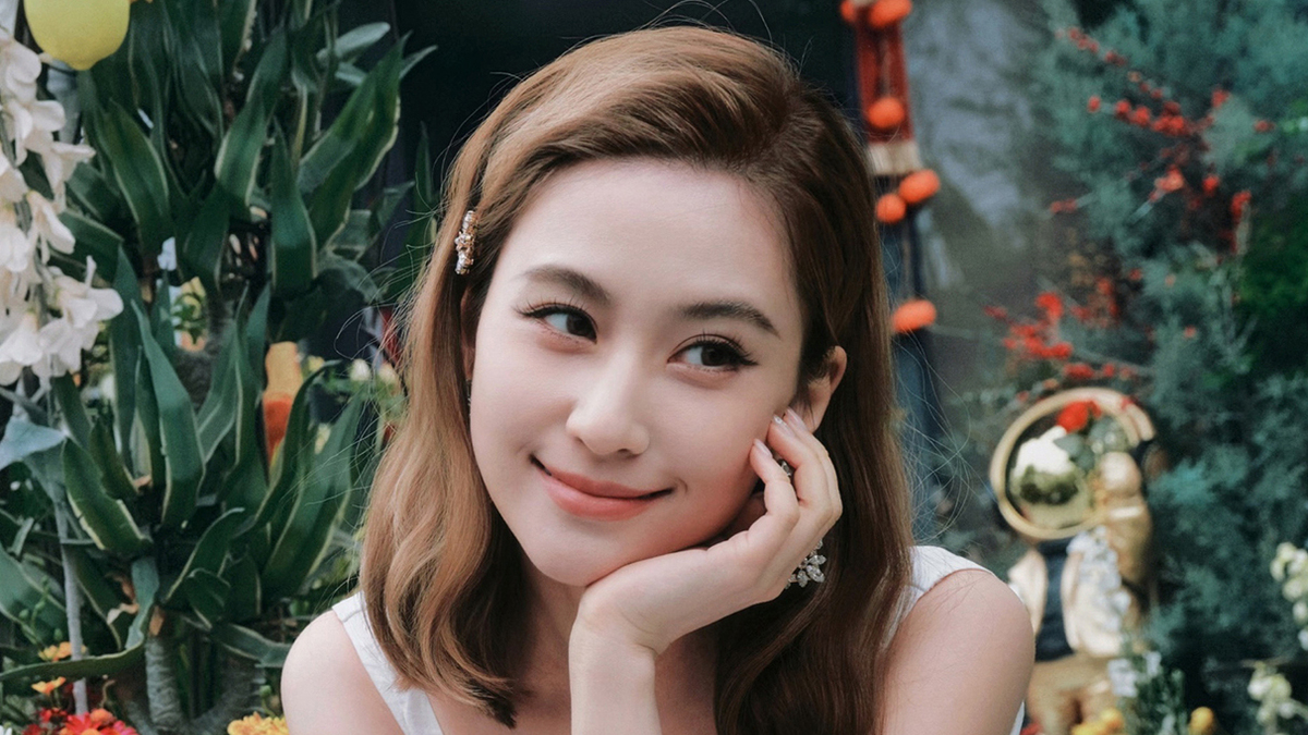Phong cách ngọt ngào của con gái 'Vua sòng bạc'