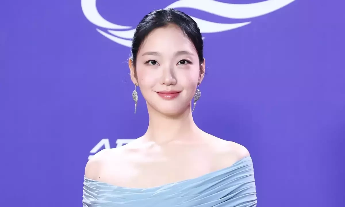 Kim Go Eun thắng giải Rồng Xanh