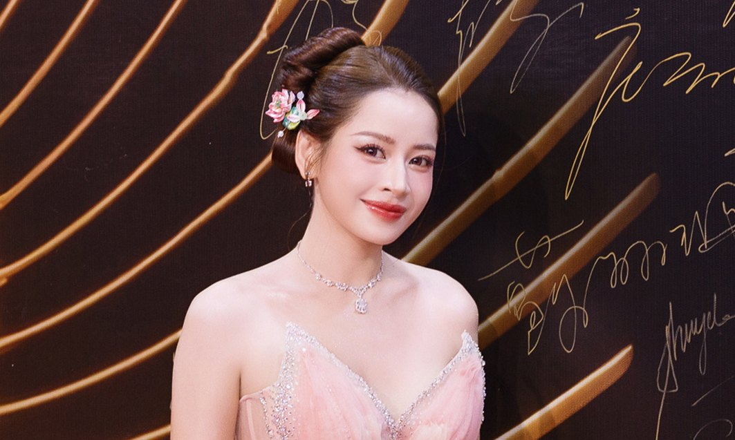 Chi Pu dự đêm hội cùng Baifern Pimchanok, Huỳnh Tông Trạch