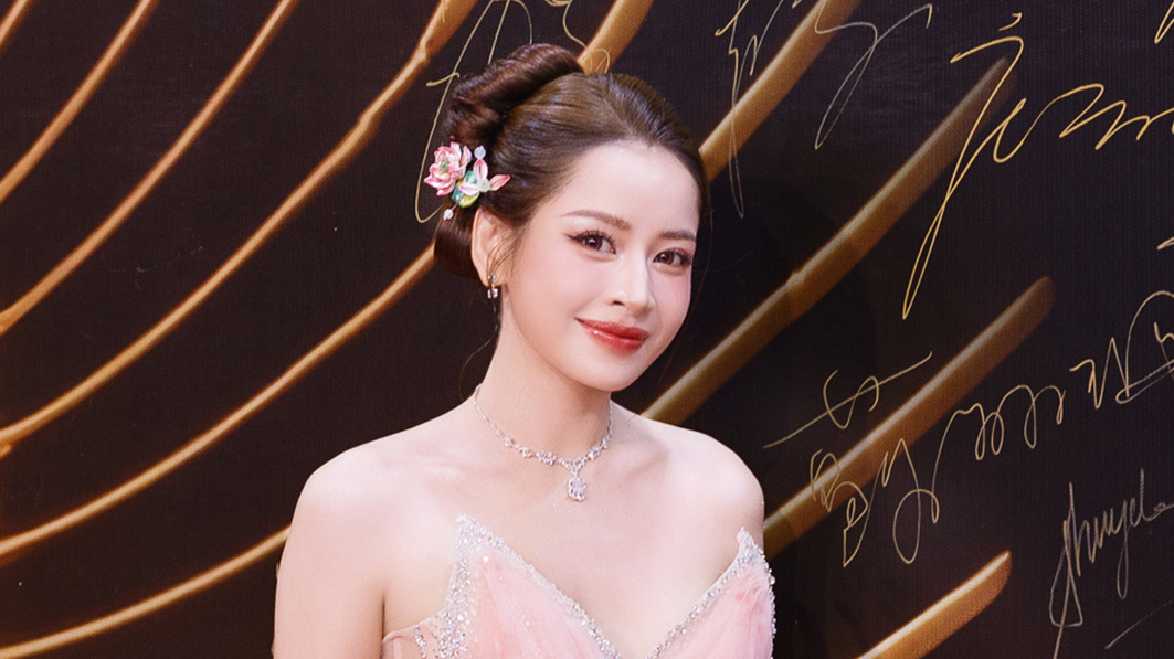 Chi Pu dự đêm hội cùng Baifern Pimchanok, Huỳnh Tông Trạch
