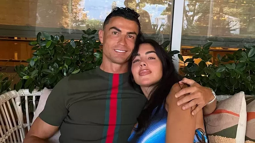 Cristiano Ronaldo 'sắp làm đám cưới với vợ người mẫu'