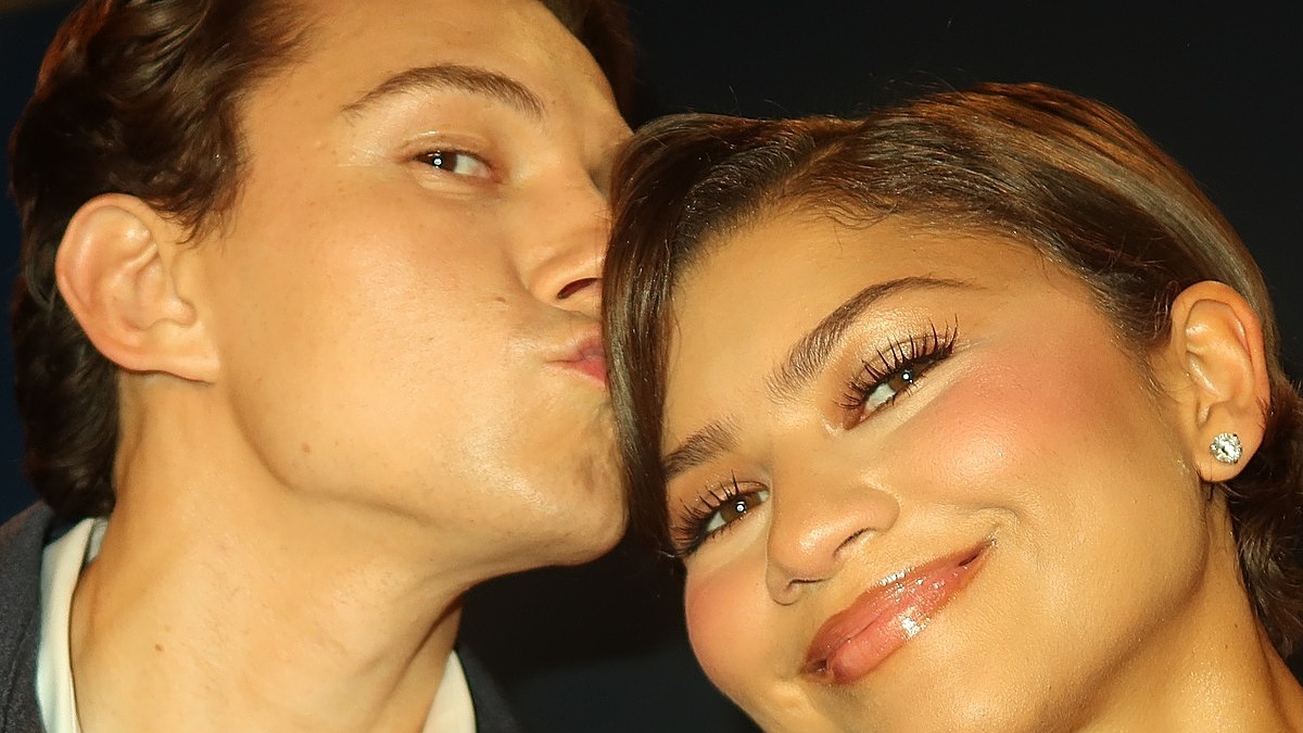 Tom Holland, Zendaya: Yêu từ màn ảnh đến đời thực