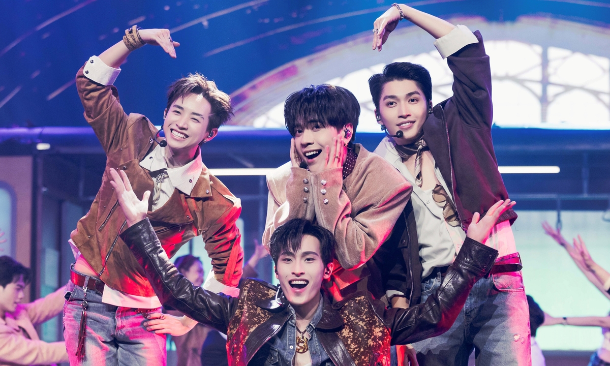 Ca khúc 'Secret' ở show Tinh hà say hi được yêu thích