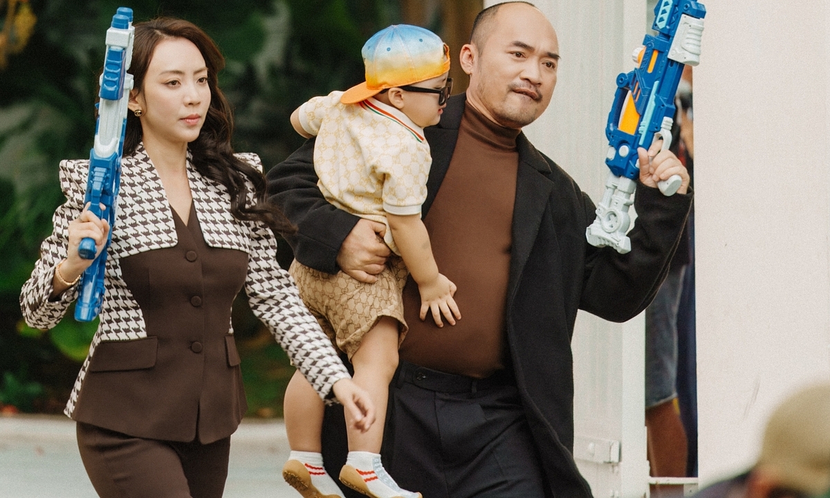 'Quý tử vượt giàu': Giả nghèo dạy con