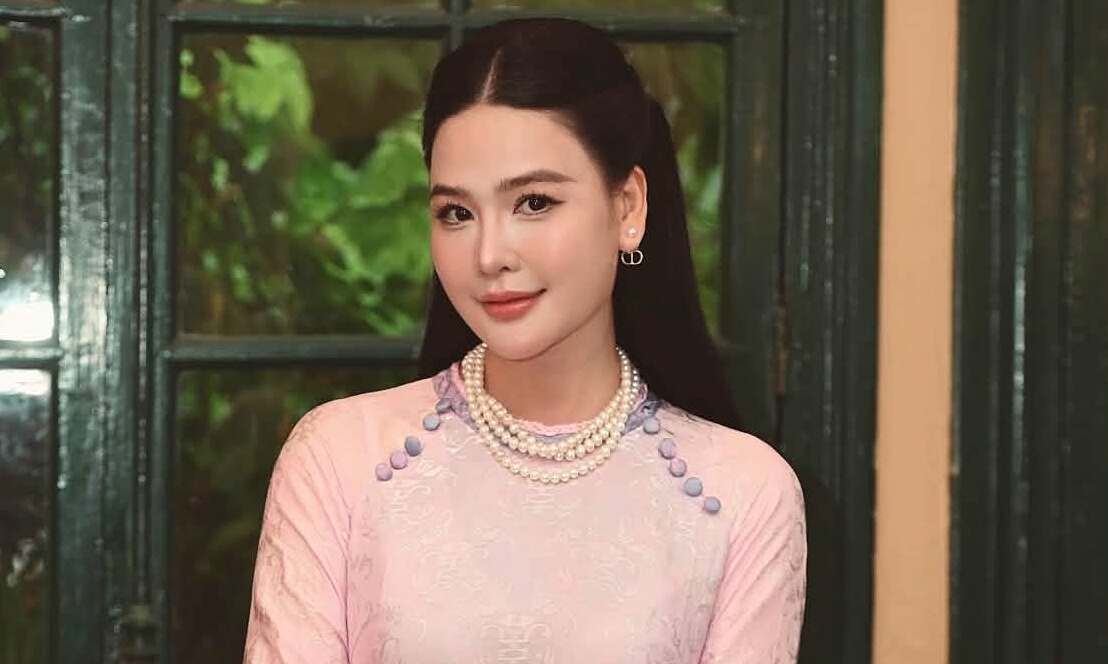 Ca sĩ Nhật Huyền hát về đất nước thời bình
