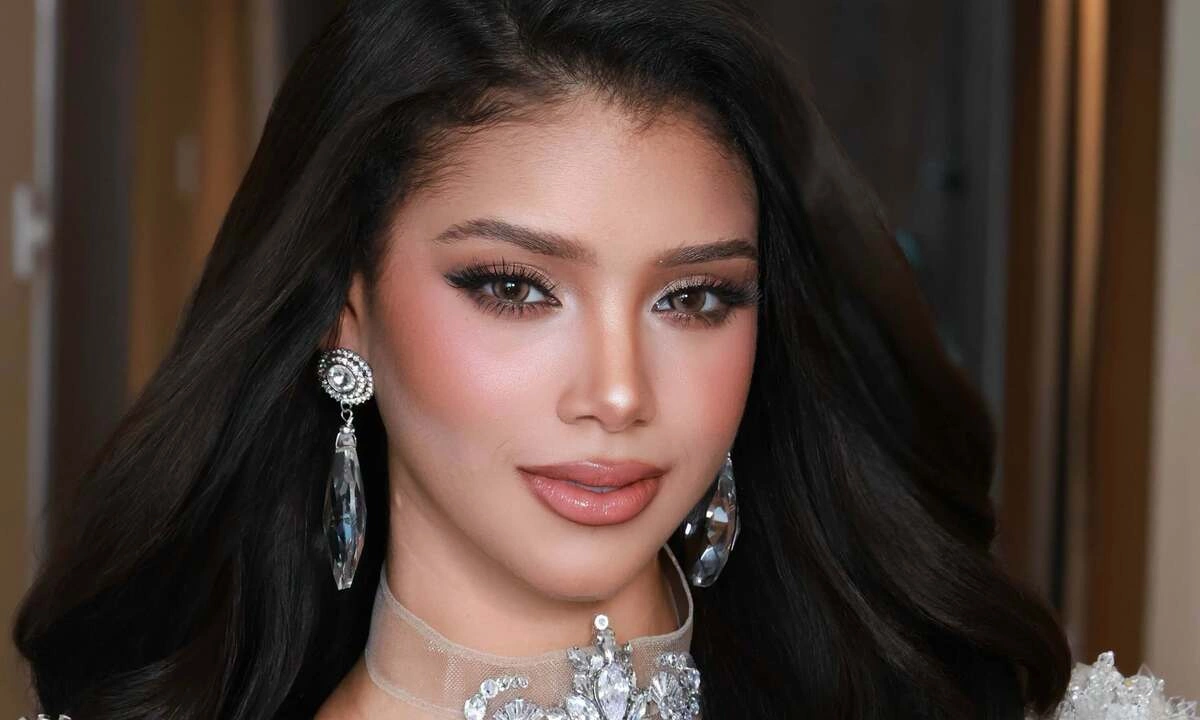 Đường tới vương miện Miss World của cô giáo 24 tuổi