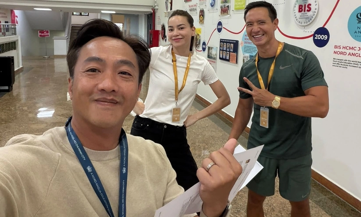 Cường Đôla và Hồ Ngọc Hà họp phụ huynh cho con