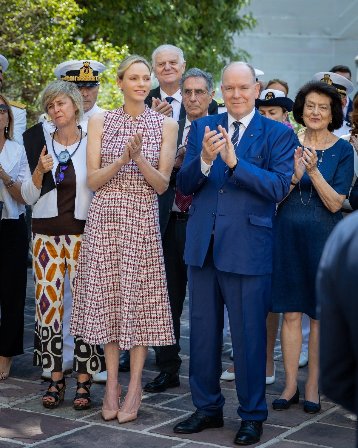Phong cách thanh lịch của Vương phi Monaco