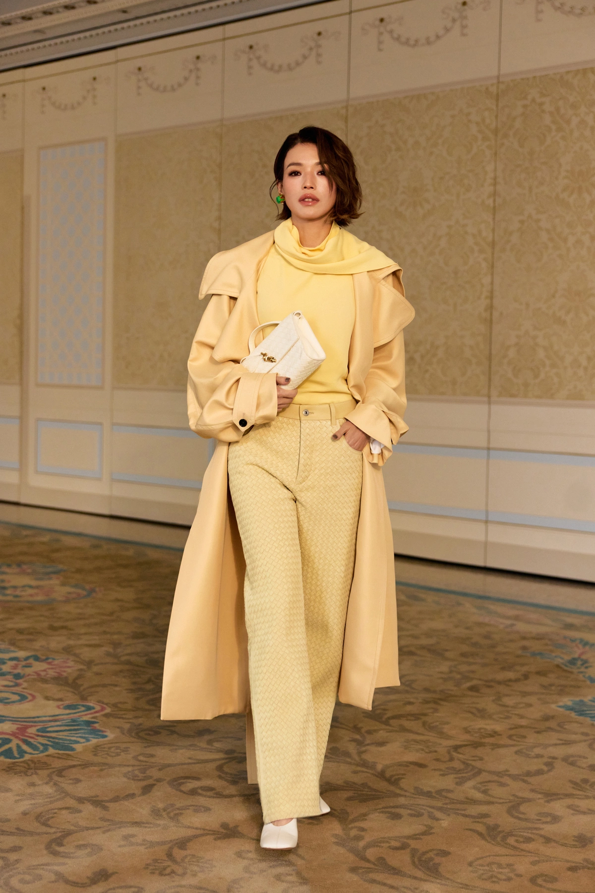 Thư Kỳ, Song Hye Kyo khoe sắc