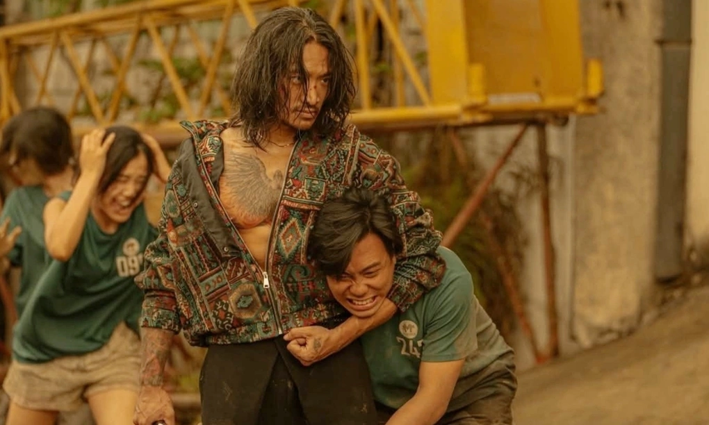 Một phân cảnh trong Trại buôn người, khi các nạn nhân nỗ lực trốn thoát. Ảnh: Đoàn phim cung cấp