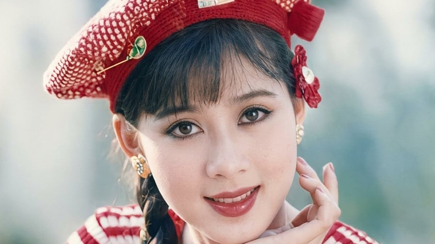 Nhan sắc khuynh đảo một thời của Diễm Hương