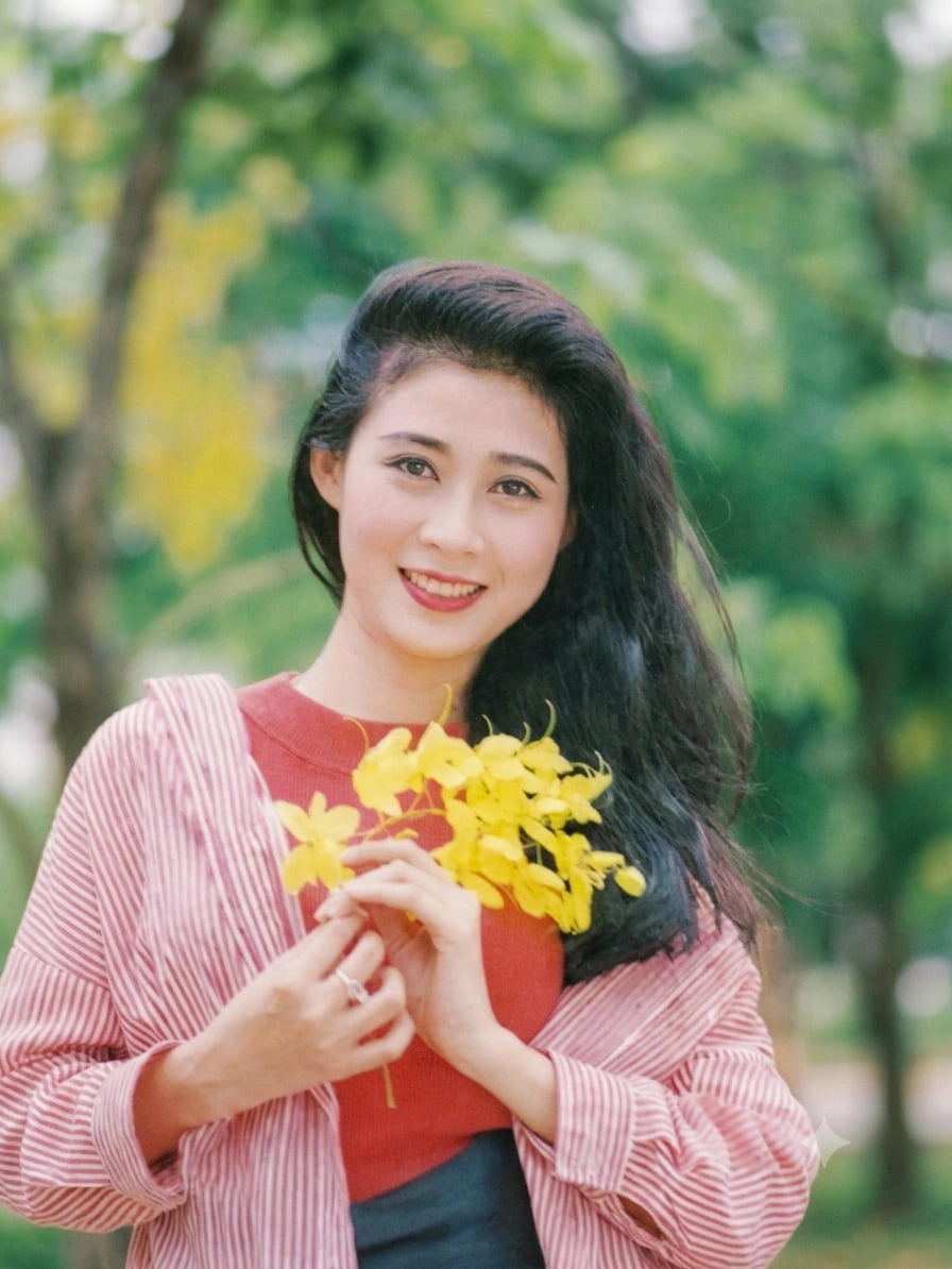 Nhan sắc khuynh đảo một thời của Diễm Hương