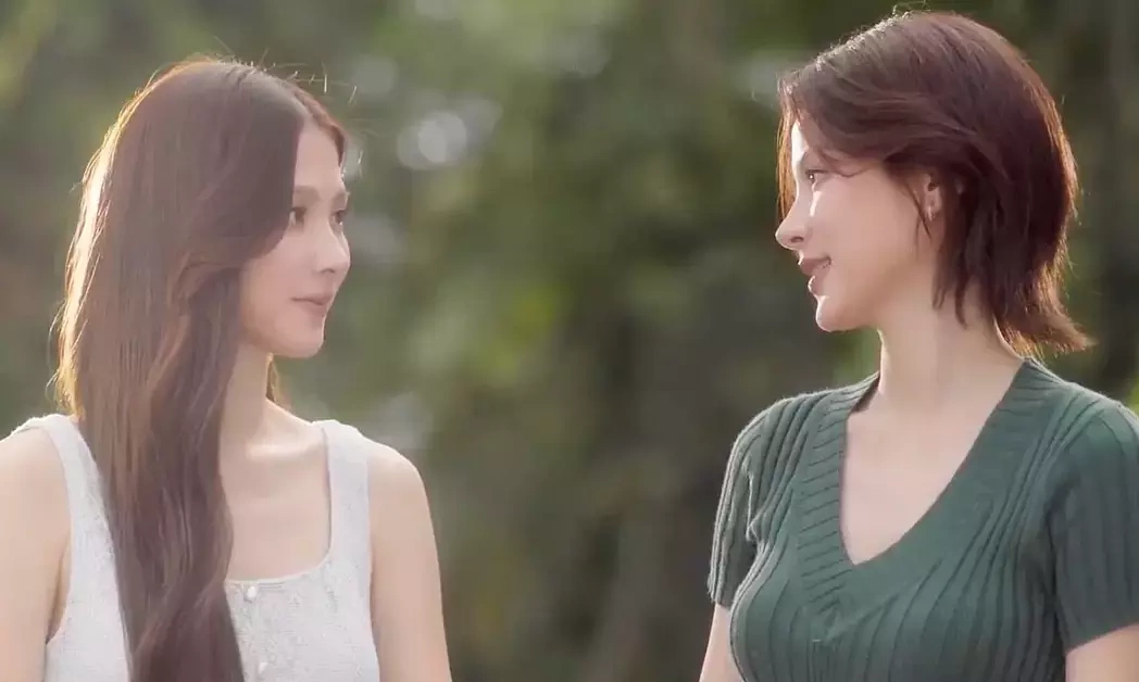Cảnh ngã cầu thang trong phim Thái gây sốt