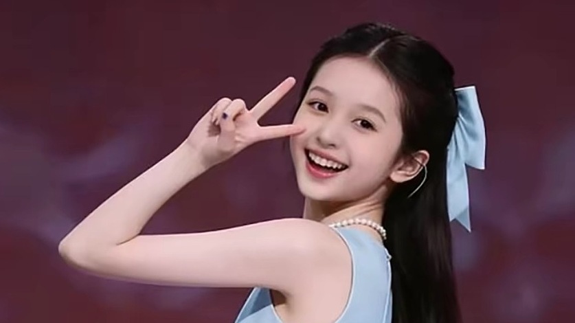 Khó chịu vì người mẫu AI quảng cáo quần áo